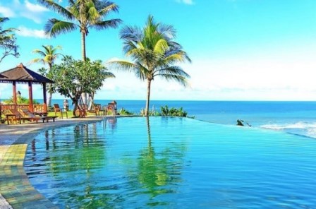 kolam renang rooftop