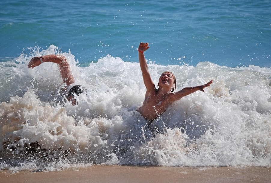 tips berenang di laut
