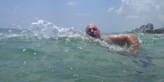 tips berenang di laut