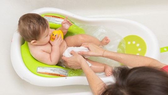 kado bayi usia 4 bulan