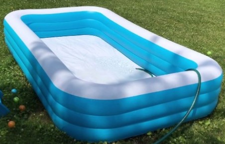 merawat kolam renang portable