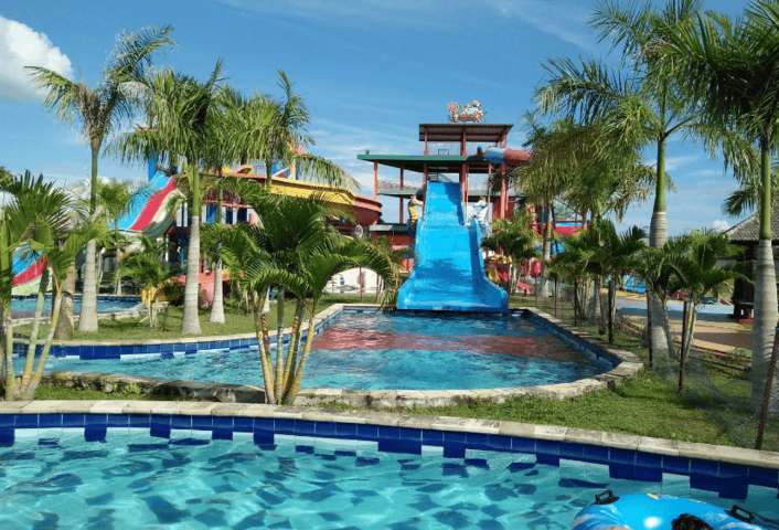 Kelana waterpark - kolam renang di palangkaraya