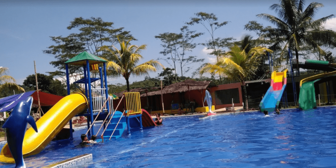 The Queen - Kolam renang di Cianjur