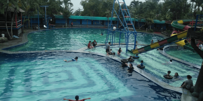 Kolam renang di Cianjur - Tias