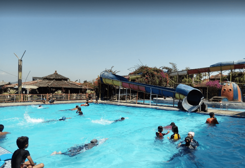 Fajar Panorama - Kolam renang di Cimahi