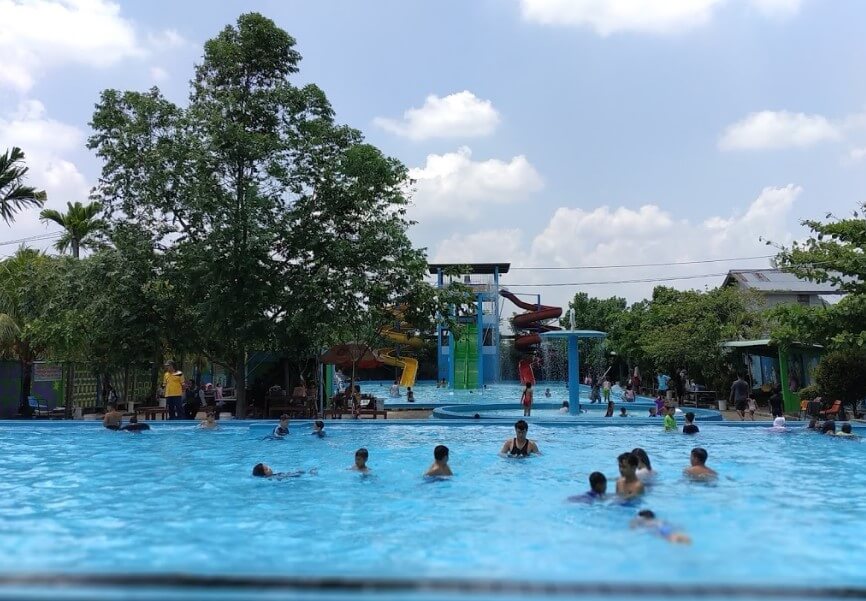 kolam renang di pontianak