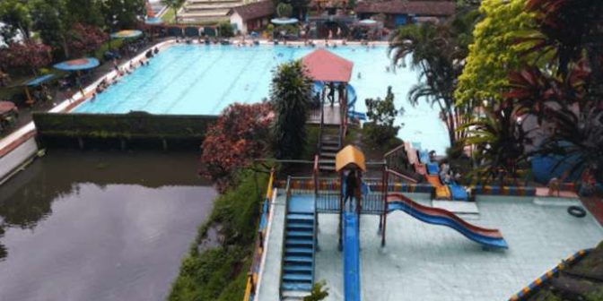 kolam renang di ungaran