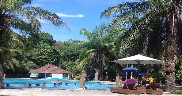 kolam renang di banyuwangi - mirah fantasia