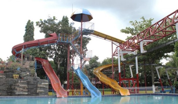 6 Kolam Renang di Madiun Terfavorit