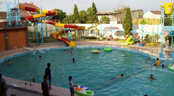 6 Kolam Renang di Madiun Terfavorit