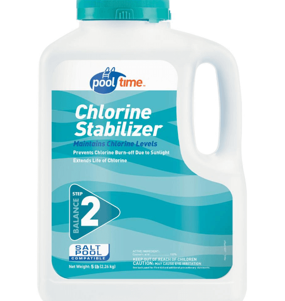 menghilangkan alga di kolam renang