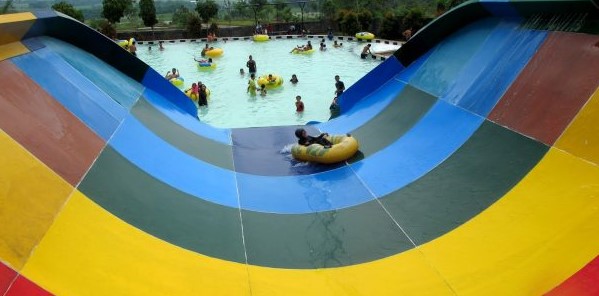 kolam renang di mojokerto