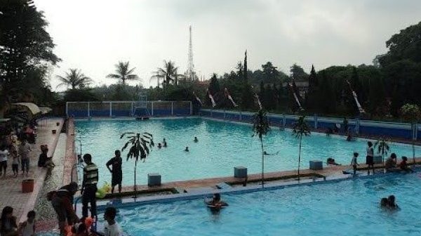 kolam renang di mojokerto