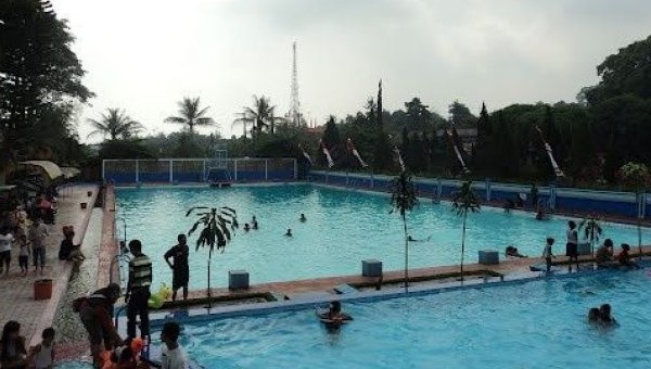 kolam renang di mojokerto