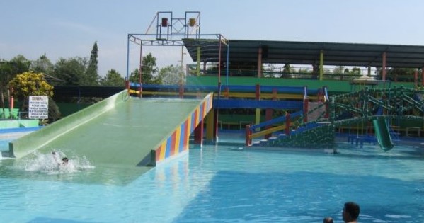 kolam renang di mojokerto