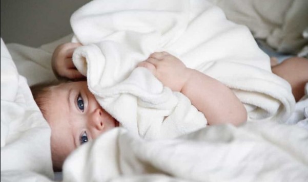 memilih nama bayi perempuan