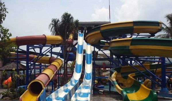 kolam renang di pasuruan