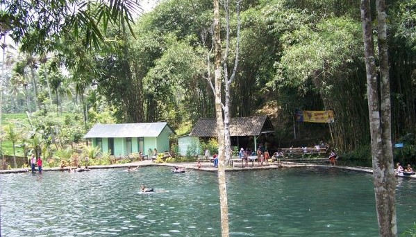 kolam renang di pasuruan
