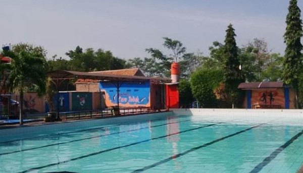 kolam renang di pasuruan
