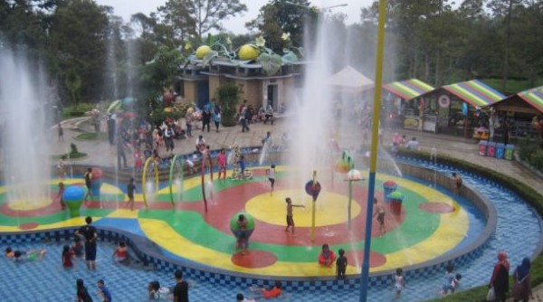 kolam renang di pasuruan