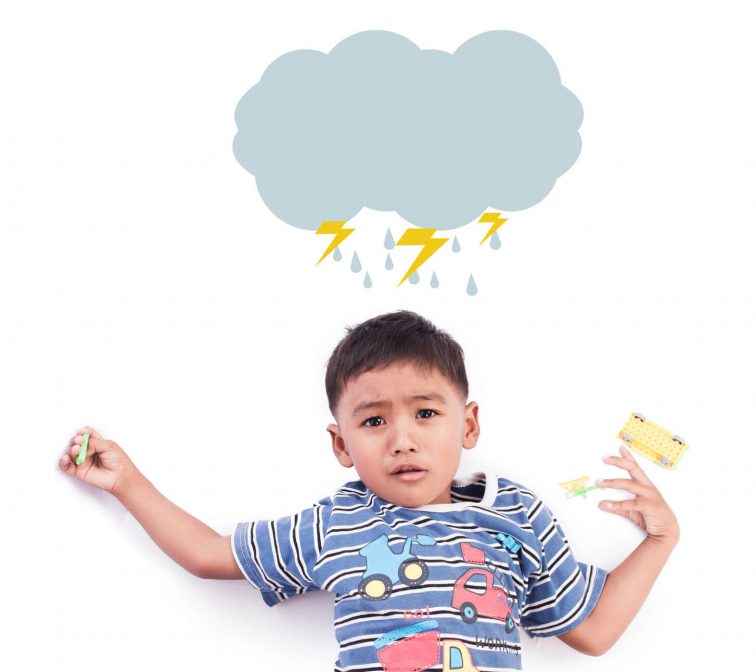 Anak Suka Membanting Barang: Penyebab & Mengatasinya