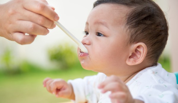 perkembangan bayi 6 bulan