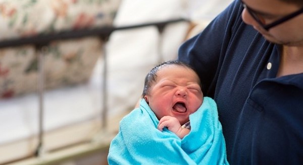 merawat bayi baru lahir