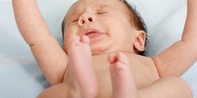 bayi sering bersin