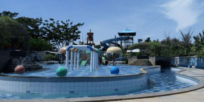 kolam renang di bontang