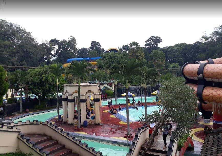 kolam renang karang setra.jpg1.jpg