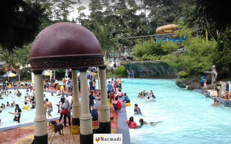 kolam renang karang setra.jpg1.jpg