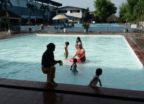 kolam renang selayang medan