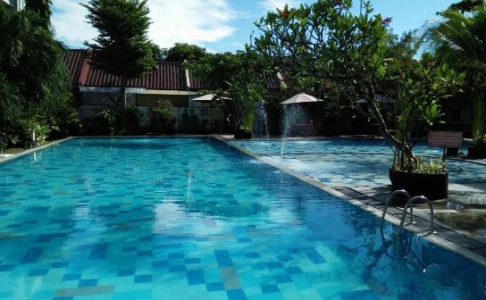 kolam renang di semarang
