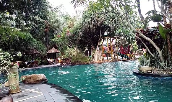 kolam renang di semarang