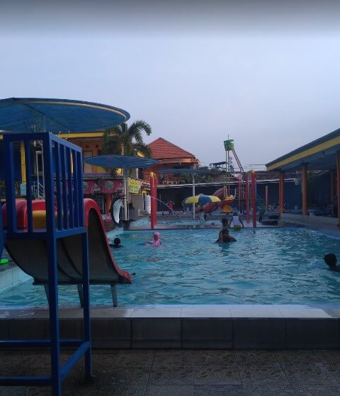 Kolam renang tirta agung sidoarjo