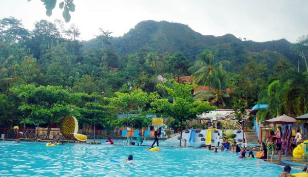 kolam renang tirta indah majalengka