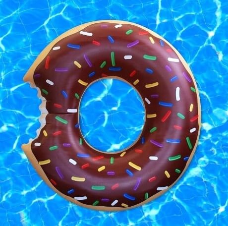 4 Jenis Pelampung Renang Dewasa dari Rompi Hingga Ban