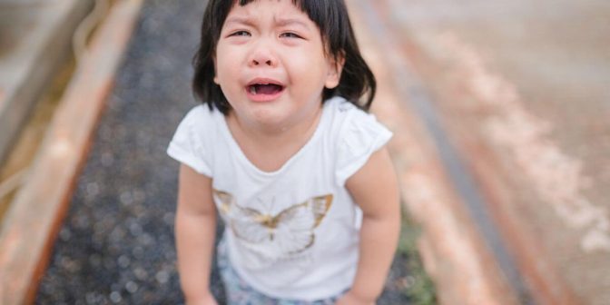 Penyebab anak suka menangis dan Cara Mengatasinya