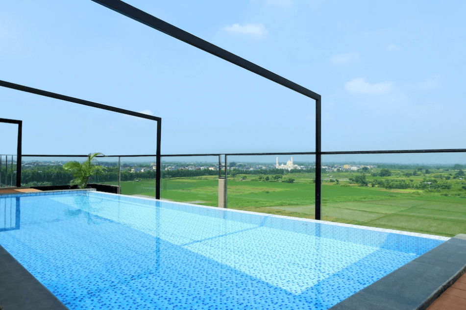 Hotel dengan Kolam Renang di Tangerang