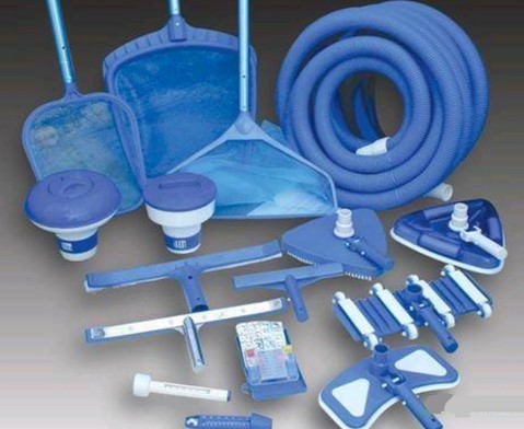 13 Perlengkapan & Aksesoris Kolam Renang, Wajib Ada!