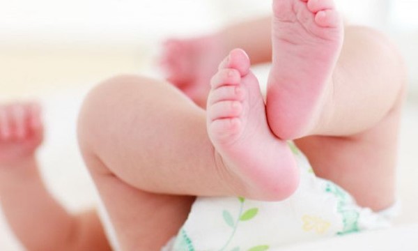 warna feses bayi