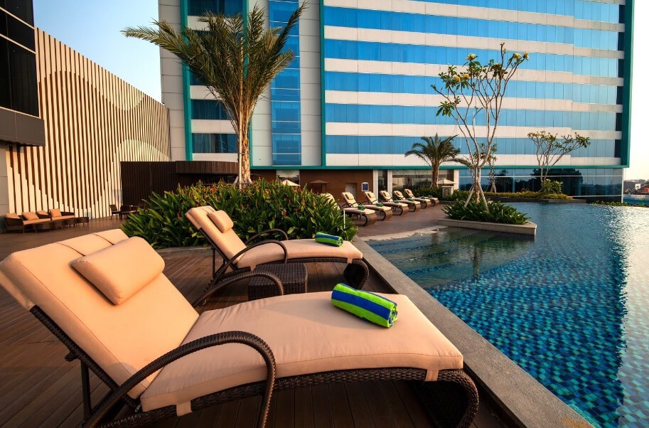 Avenzel - Hotel dengan kolam renang di Bekasi