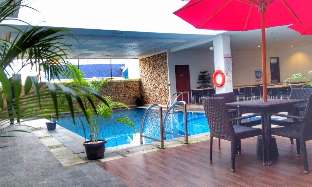 hotel dengan kolam renang di Jambi