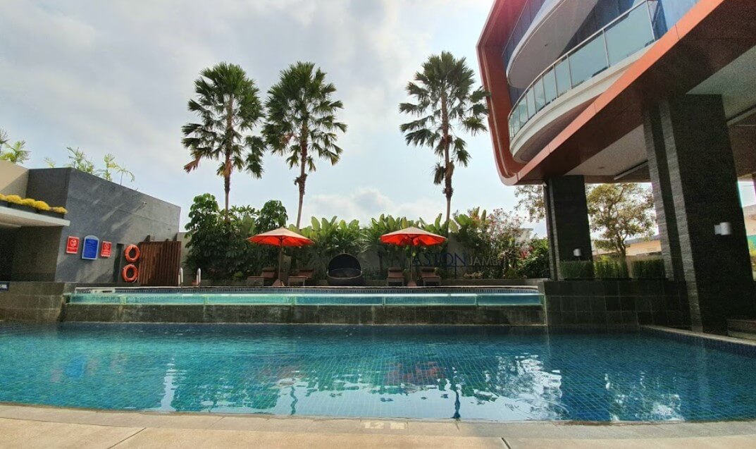 hotel dengan kolam renang di Jambi