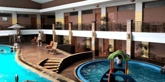 hotel dengan kolam renang di cirebon