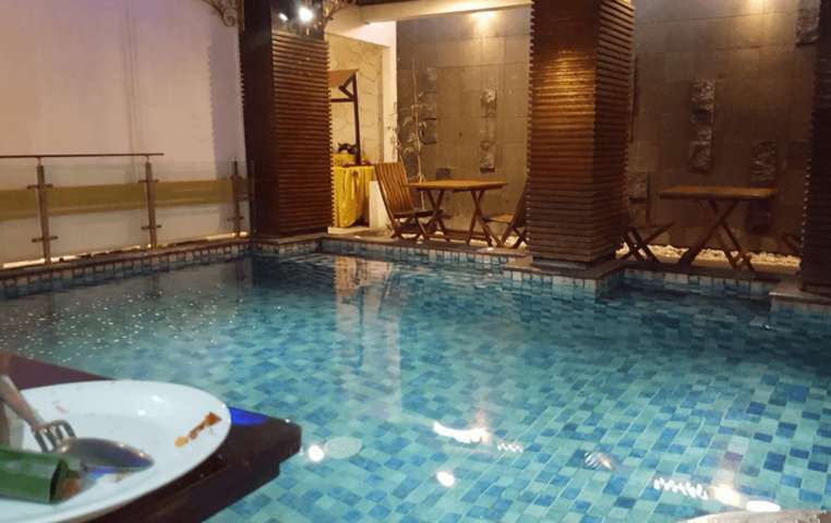 hotel dengan kolam renang di solo