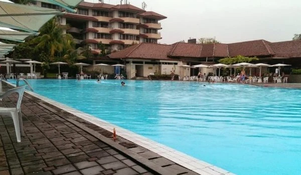 kolam renang di jakarta