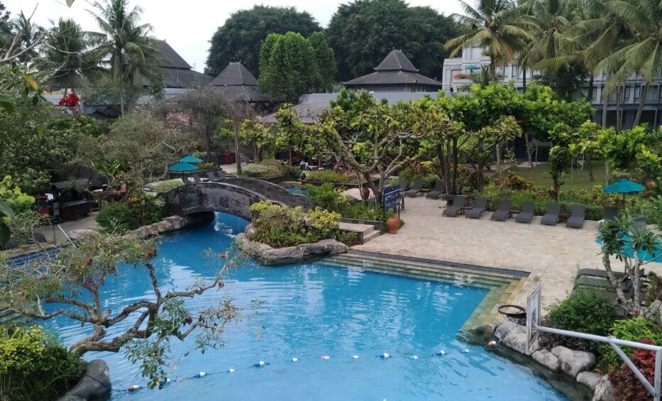Kolam renang Hyatt Jogja