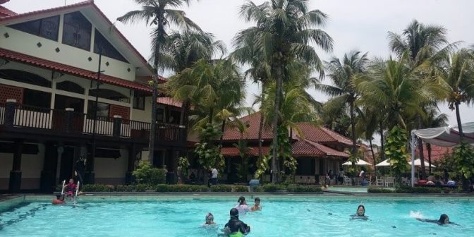 kolam renang paragon.jpg2.jpg