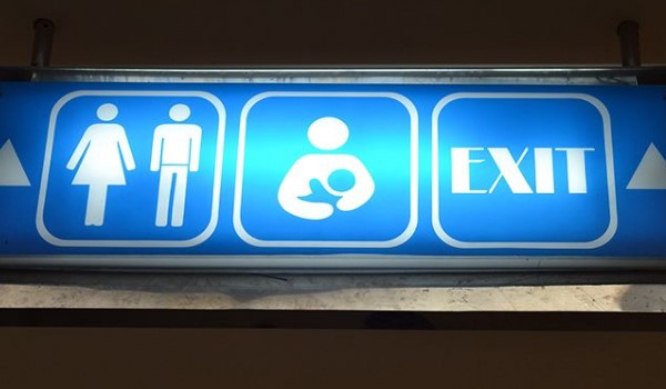 menyusui di tempat umum